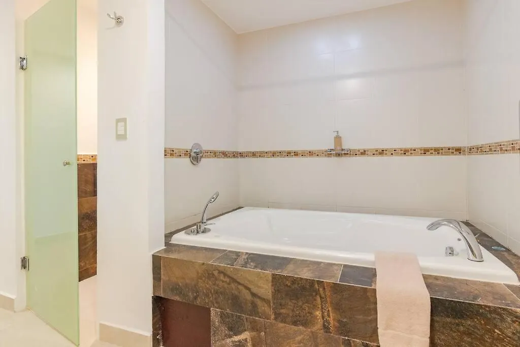 Encantadora Suite Super Amplia En Colibri Pdc Playa del Carmen 0*,